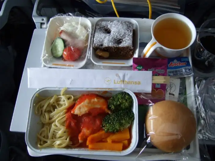 lufthansa-ekonomi-sinifi.webp