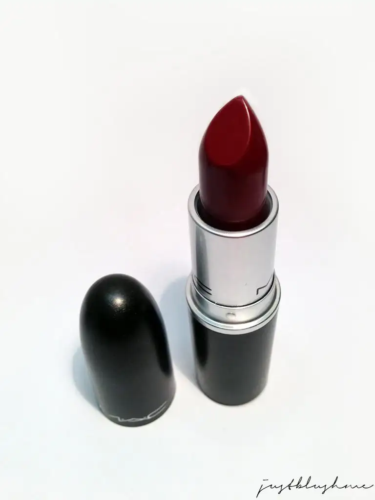 MACDivaLipstick03.webp