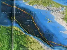 marmara-depremi-fay-hatti-cinarcik-cukuru.webp