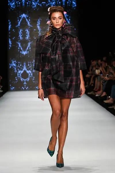 mbfwi-ozlem-suer-ilkbahar-yaz-2019-18323-12092018133456.webp