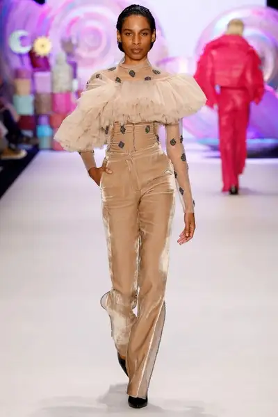 mbfwi-sudi-etuz-sonbahar-kis-2018-19-8721-30032018120331.webp