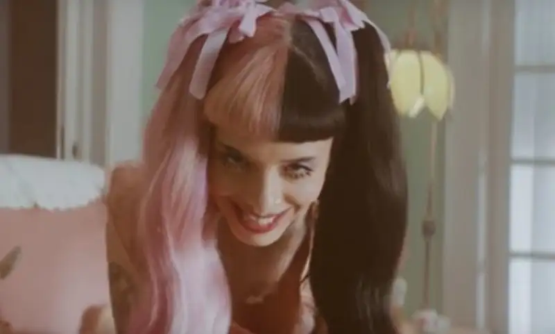 melanie-martinez-cry-baby-perfume.webp