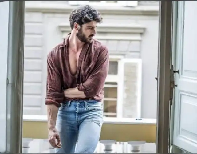 michele-morrone_2045220_m.webp