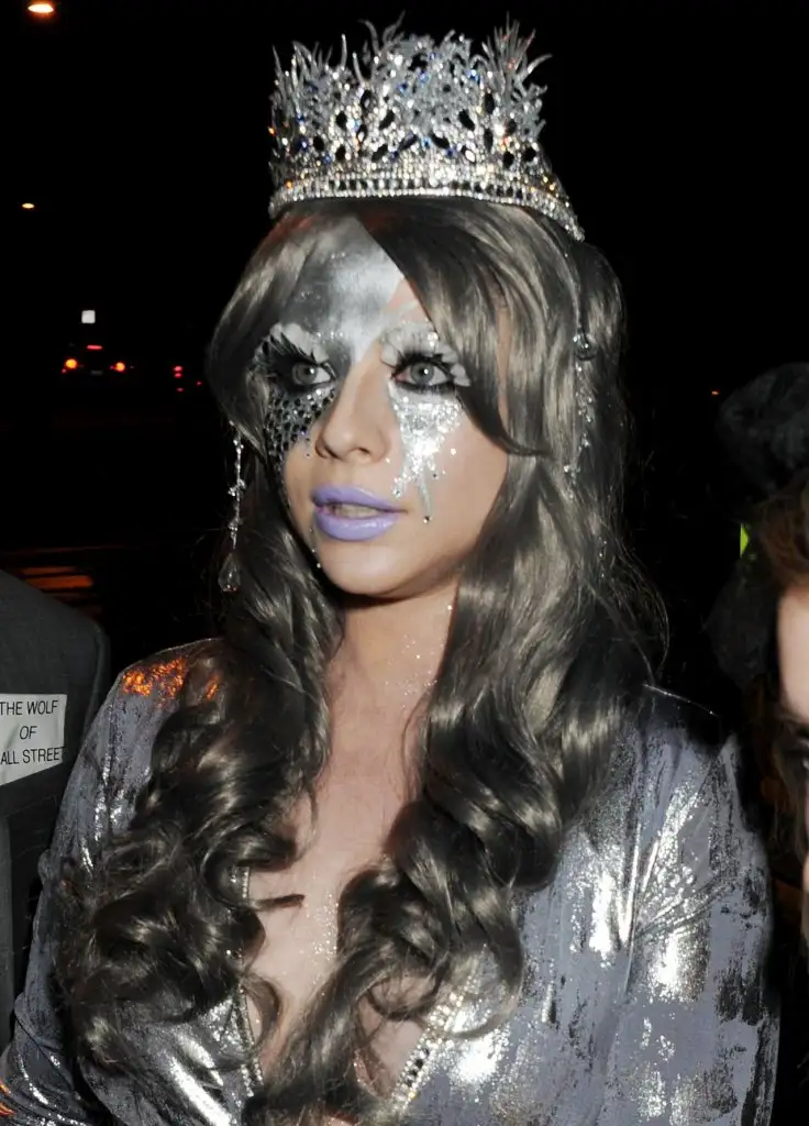 michelle-trachtenberg-casa-tequila-halloween-party-in-beverly-hills-october-2015_8.webp