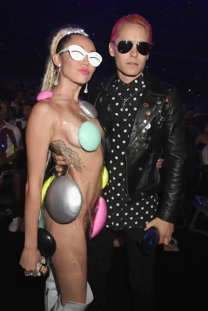 Miley-Cyrus-MTV-VMAs-2015-Pictures (12).webp