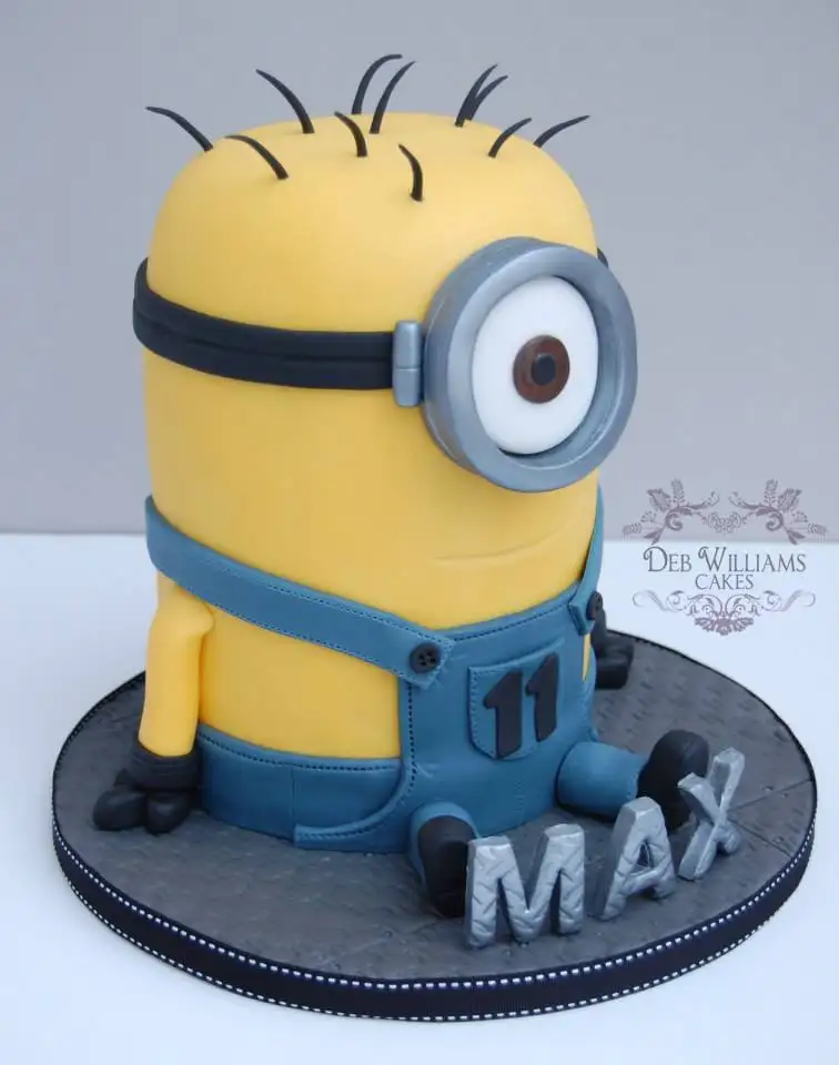 Minion-Cakes-10.webp
