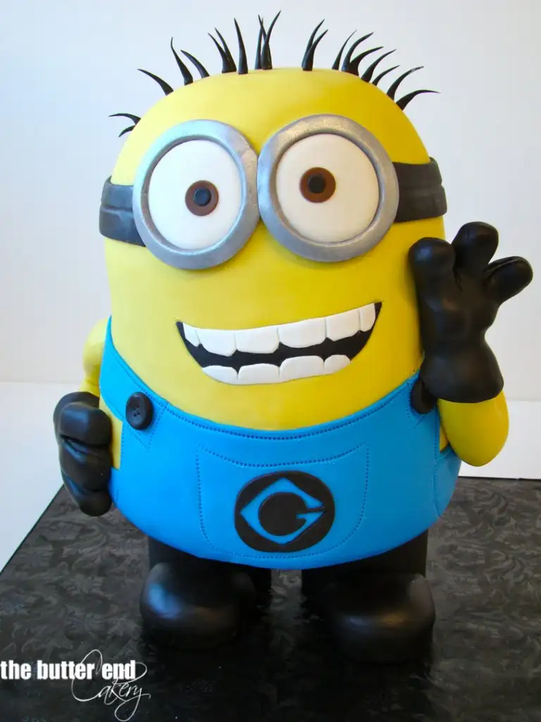 Minion-Cakes-14.webp