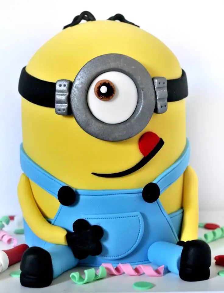 Minion-Cakes-15.webp