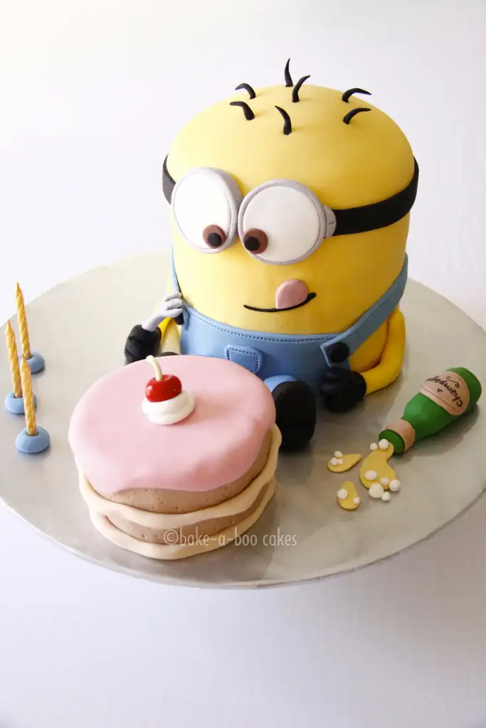Minion-Cakes-2.webp