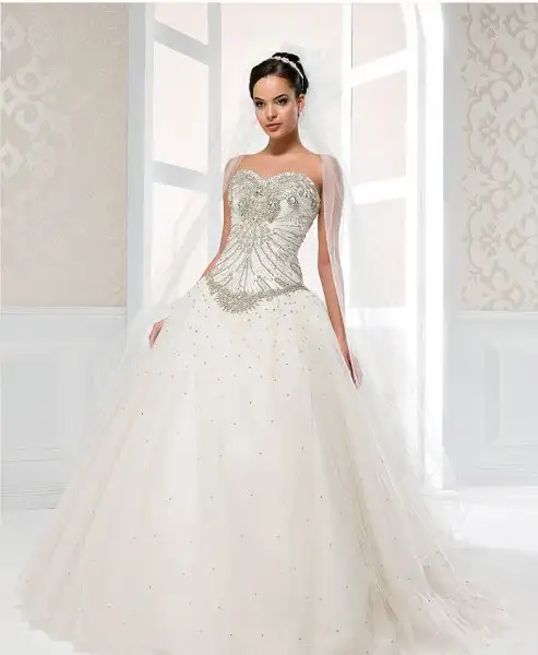 missdefne-2013-gelinlik-modelleri-61.webp