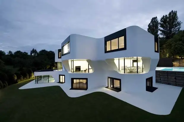 modern-mimariye-sahip-ev-tasarimlari,Mq2RGUlSyk2Ih5Kf8i7UdA.webp