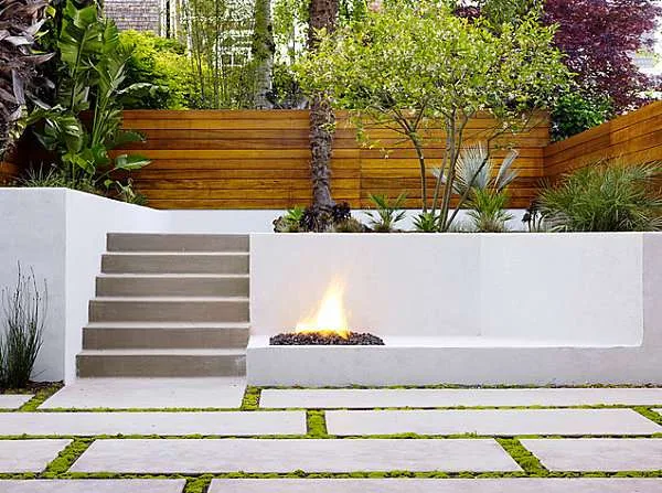 Modern-tile-in-an-outdoor-space