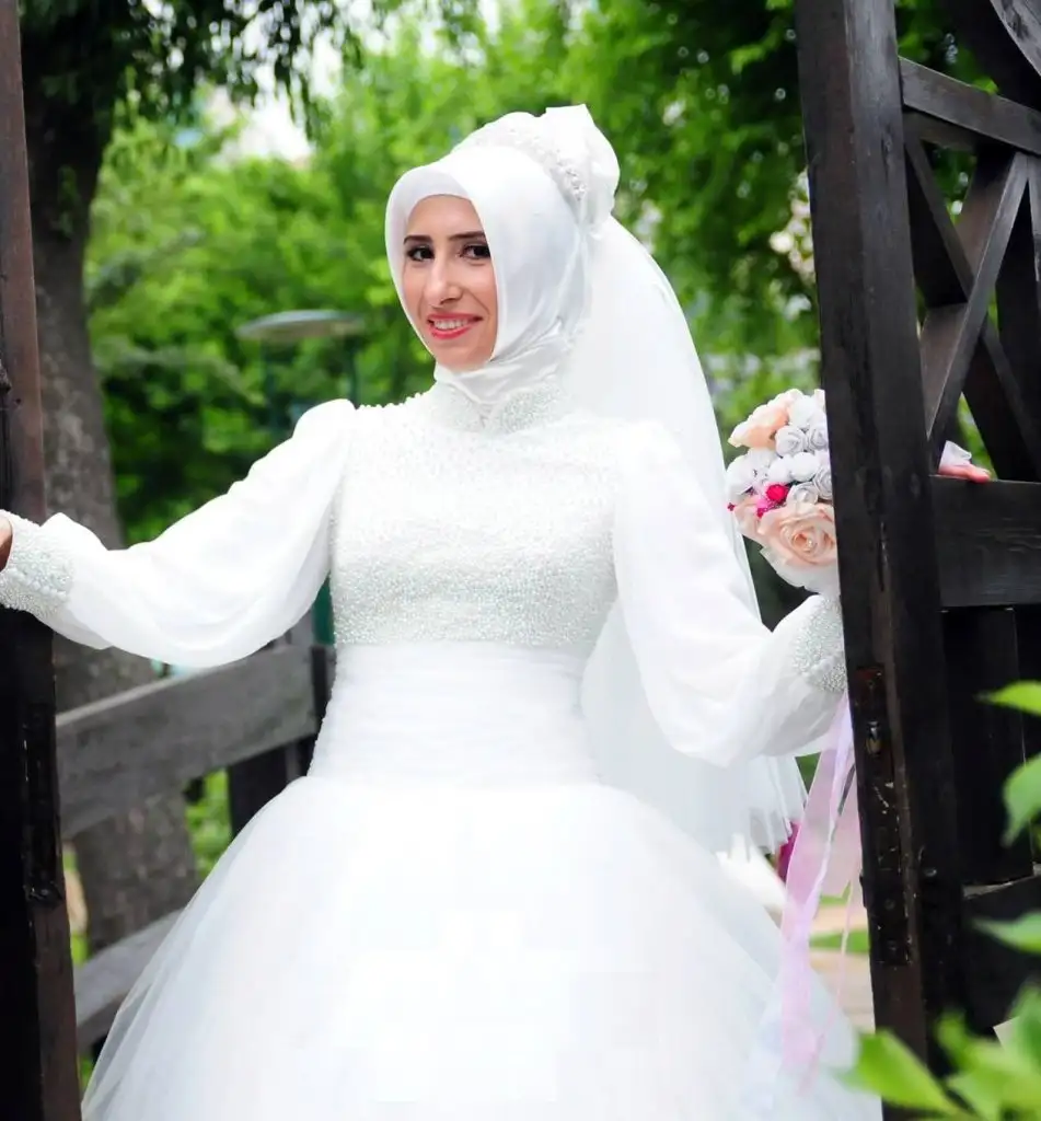 Modern-türbanlı-gelinlik-modelleri.webp