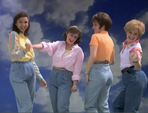 Mom_Jeans_SNL.webp