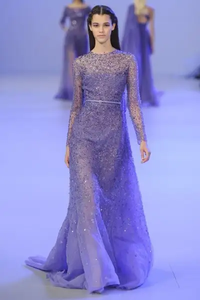 mor-kapali-dantelli-elbise-modeli-2014.webp