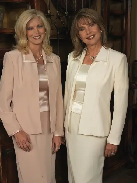 mothers-dress.webp