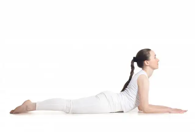mukemmel-gogusler-icin-7-etkili-yoga-egzersizi-8557176.webp