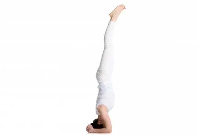 mukemmel-gogusler-icin-7-etkili-yoga-egzersizi-8557179.webp