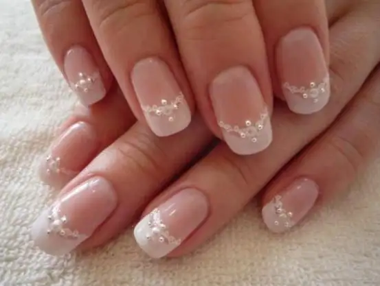 Nail-art-da-sposa-2013-galleria-di-foto.webp