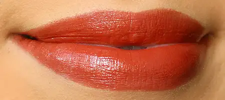 nars-autumn-leaves-lipstick-swatch-001.webp
