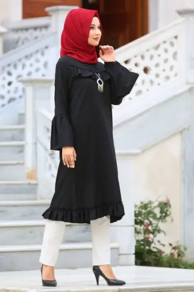 neva-style-firfir-detayli-volan-kol-siyah-tesettur-tunik-52210s-35940-10-B.webp
