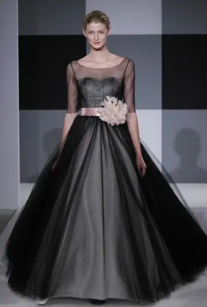 new-isaac-mizrahi-for-kleinfelds-wedding-dresses-spring-2013-014.webp