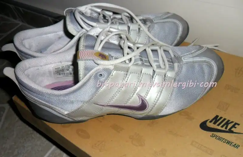 NIKE-B~1.webp