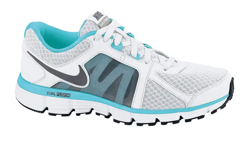 nike-beyaz-yeni-sezon-kosu-ayakkabisi-modelleri.webp