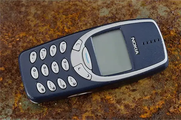 nokia-3310-2000,i3ezqBJtfUOfasWVKknpgw.webp