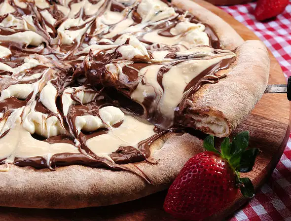 nutellalı-pizza-tarifi.webp