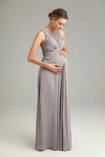 Oleg-Cassini-Hamile-Abiye-Modelleri-1.webp