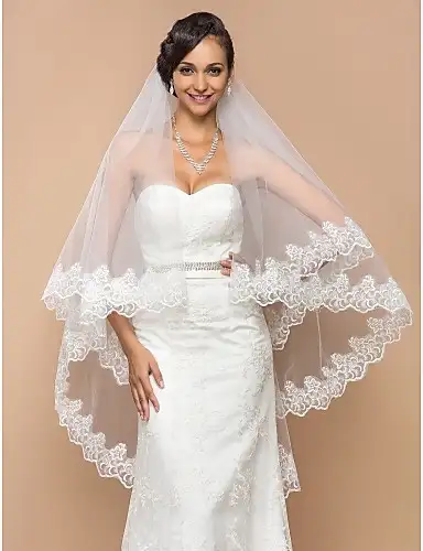One-tier-font-b-Waltz-b-font-font-b-Veil-b-font-With-Lace-Applique-Edge.webp