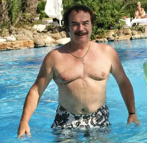 orhan gencebay.webp