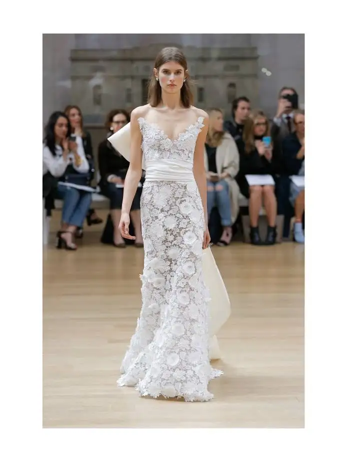 Oscar_De_La_Renta_Gelinlik_Modelleri_2018 (1).webp