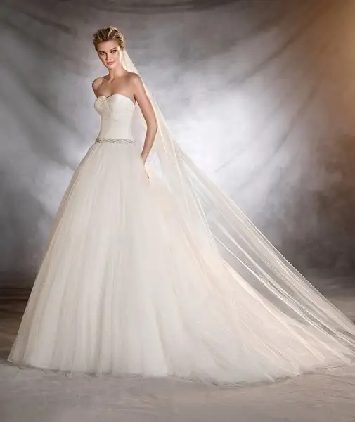 OVALIA_B.webp