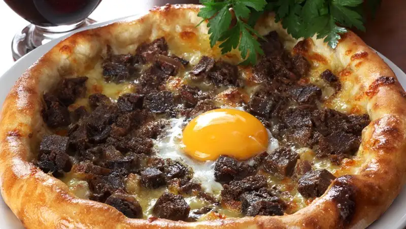 oz-karadeniz-pide-kebap-ve-guvec-salonu-01.webp