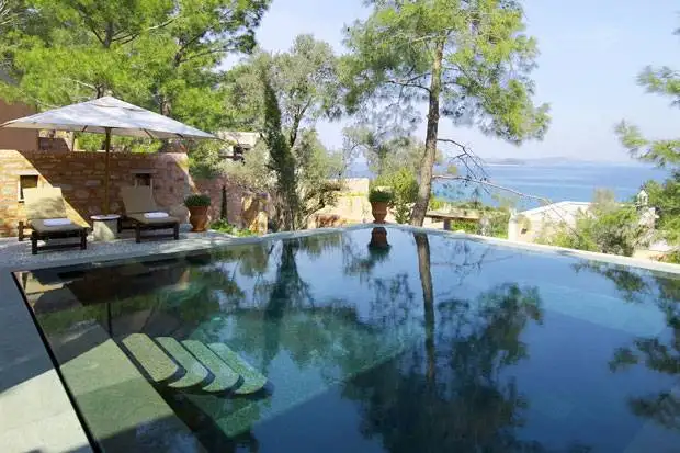 P55 Ruya-Terrace-Cottage-Pool.webp