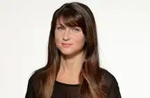 pantene_howto_18-waterfallbraid_step1.webp