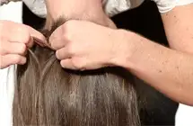 pantene_howto_23-braidedbackbun_step3.webp
