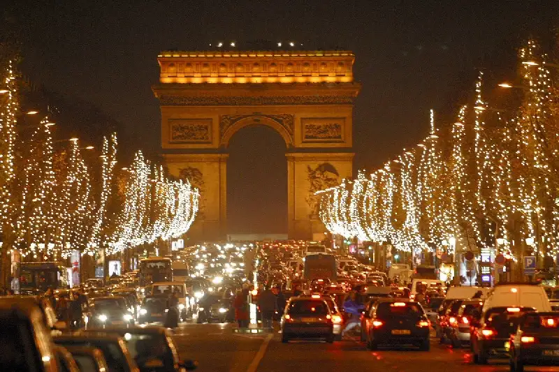 Paris-Dil-Okullari.webp