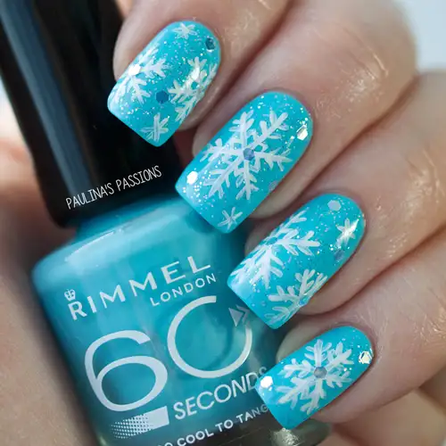 Paulinas-Passions-Snowflake-Nails-1.webp