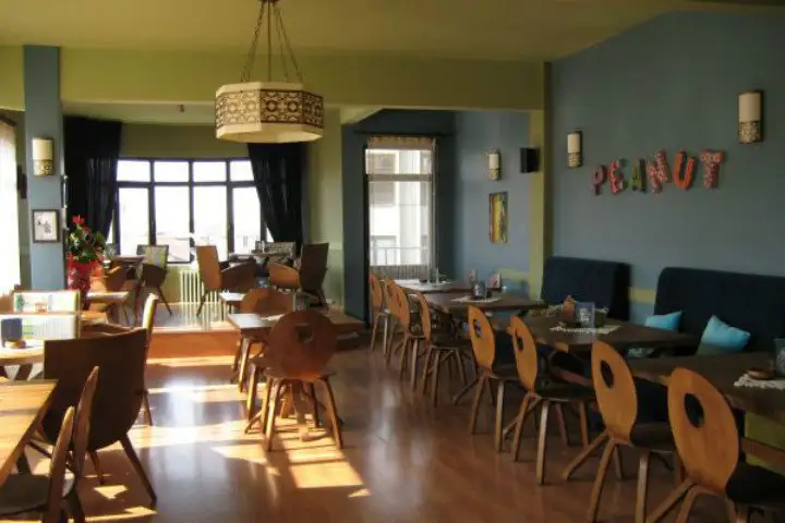 peanut-cafe.webp
