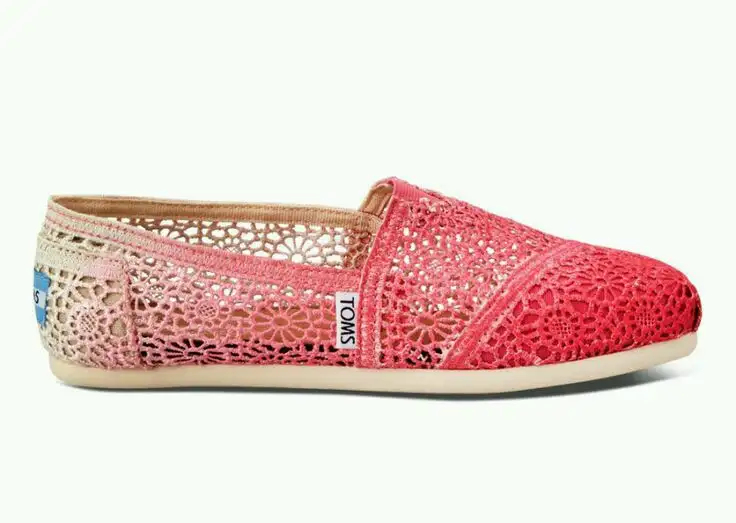 pembe-beyaz-espadrilles-ayakkabı-modeli.webp