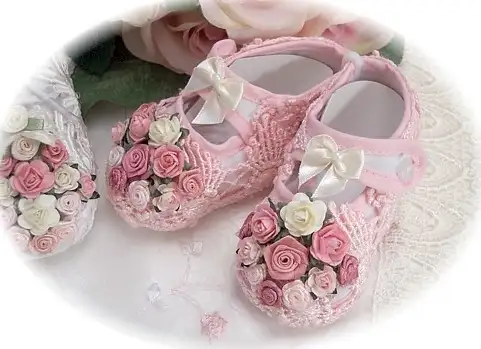 pembe-çok-güzel-kız-bebek-ayakkabı-modeli.webp