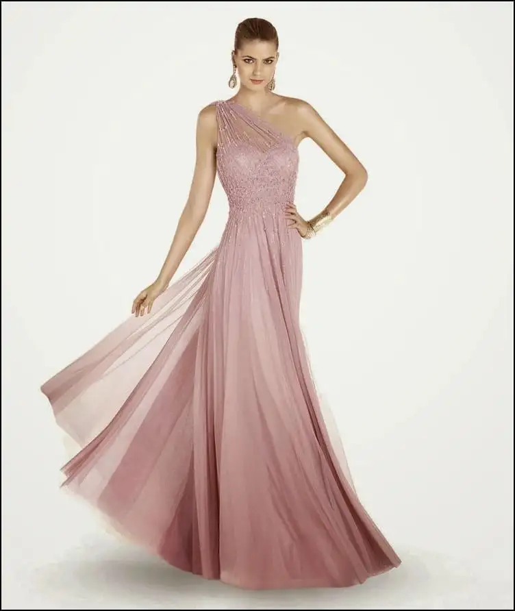 pembe-nisan-elbiseleri.webp