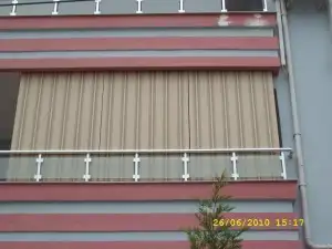 perdeli1-300x225.webp