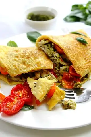 PestoChickenOmelete48.webp