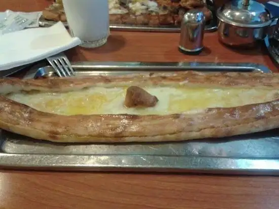 pide-with-cheese.webp