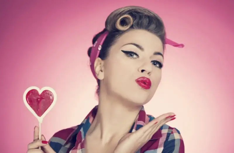 pin-up-1378320642-125881.webp