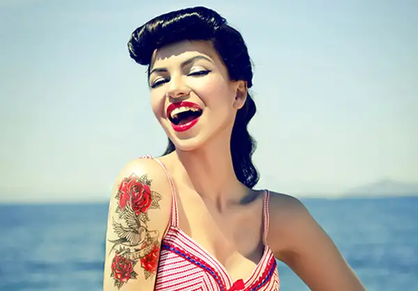 pin-up-girl-makeup-tutorial.webp